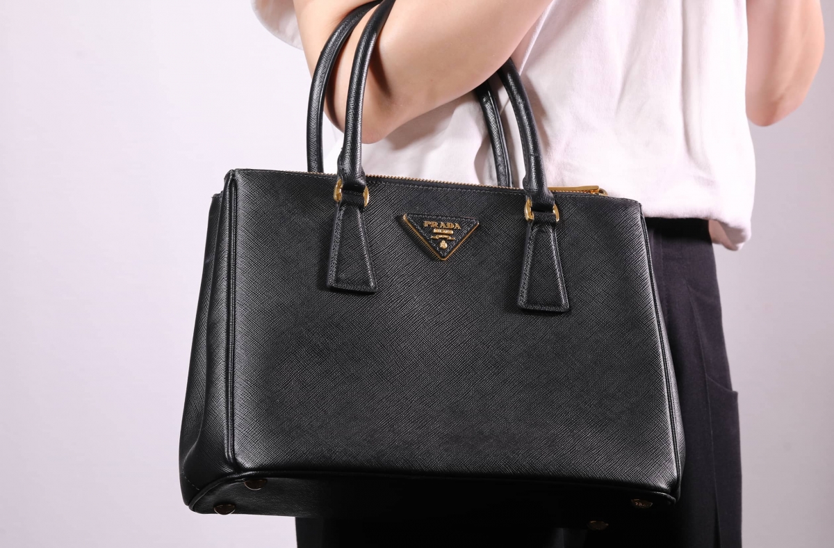 Prada Galleria Saffiano leather medium bag