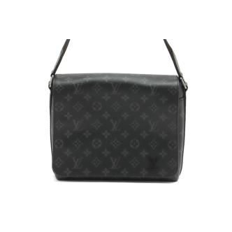 Louis Vuitton District PM